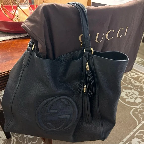 Gucci Black Leather Shoulder Bag with Gold Accents - Picture 1 of 4
